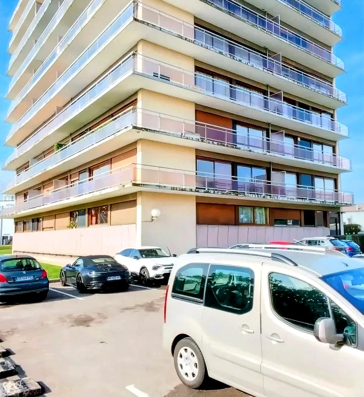 b4570644
