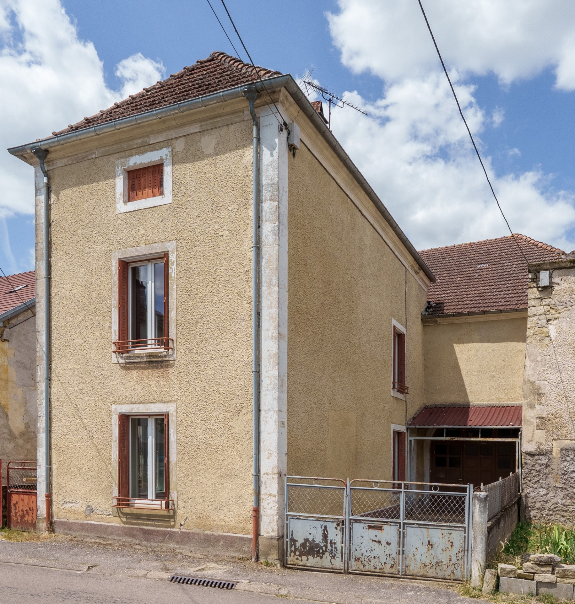 b5b04f32
